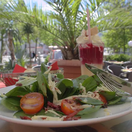 City-hotel Отель